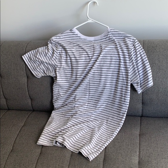 Nike T shirt - Picture 2 of 2